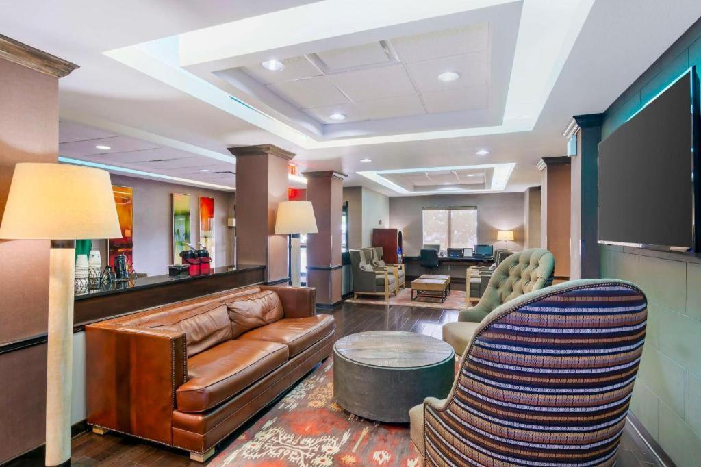 Best Western Plus Olathe Hotel Exterior foto