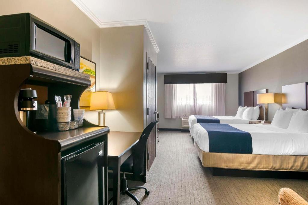 Best Western Plus Olathe Hotel Exterior foto