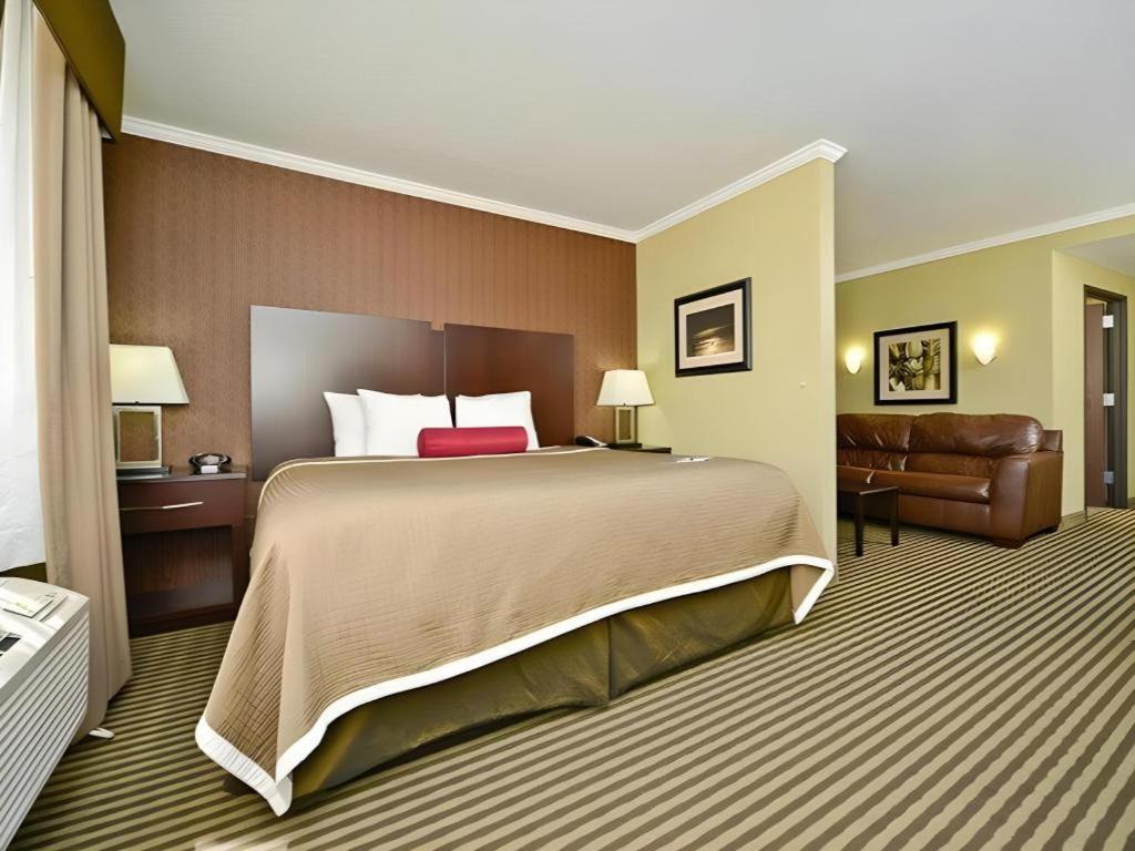 Best Western Plus Olathe Hotel Exterior foto