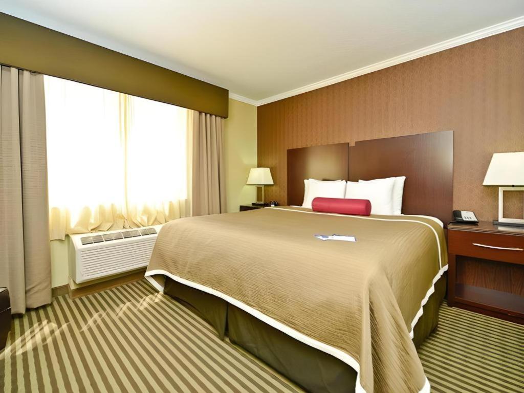 Best Western Plus Olathe Hotel Exterior foto