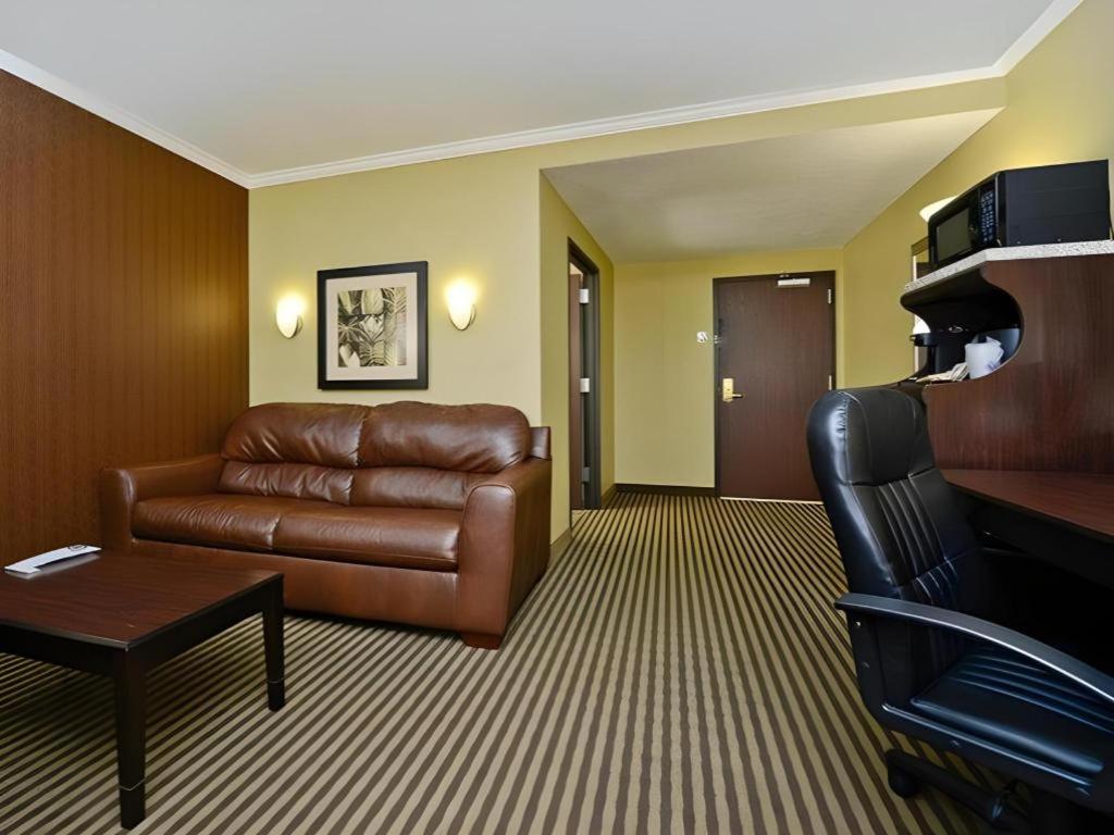 Best Western Plus Olathe Hotel Exterior foto