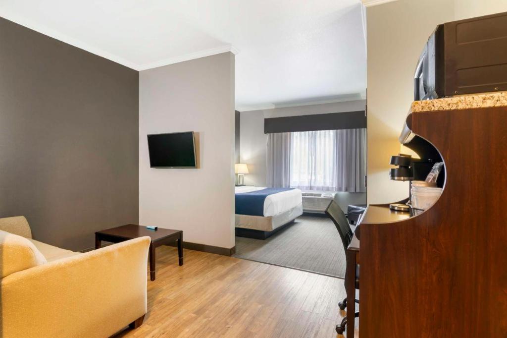 Best Western Plus Olathe Hotel Exterior foto