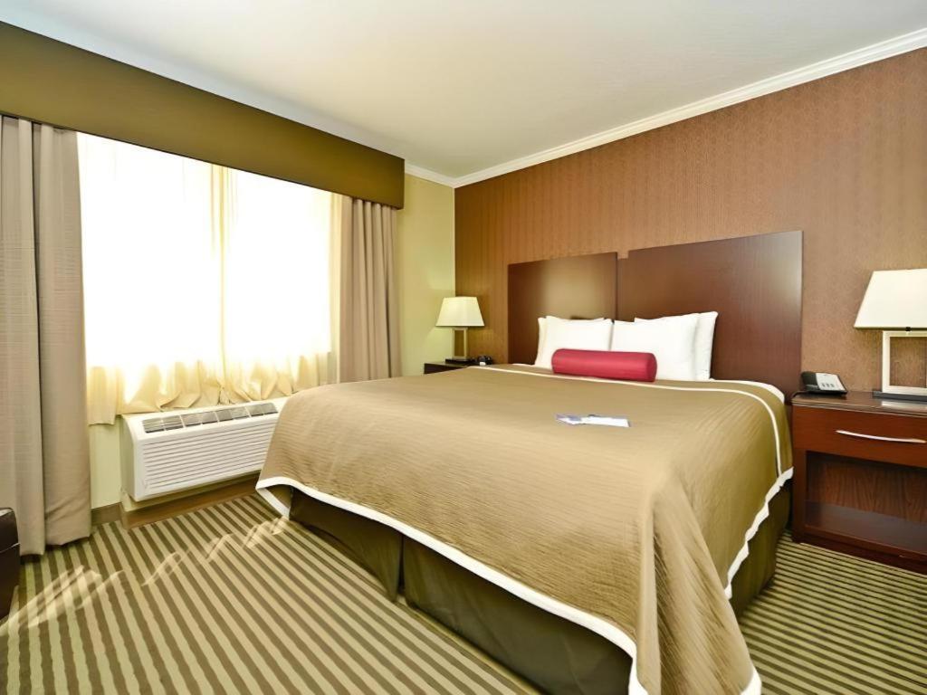 Best Western Plus Olathe Hotel Exterior foto